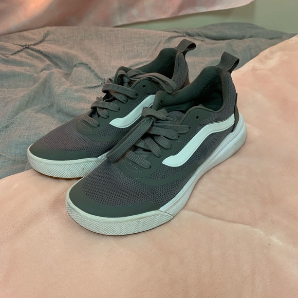 Ultrarange Vans Tennis Shoes - Picture 2 of 6